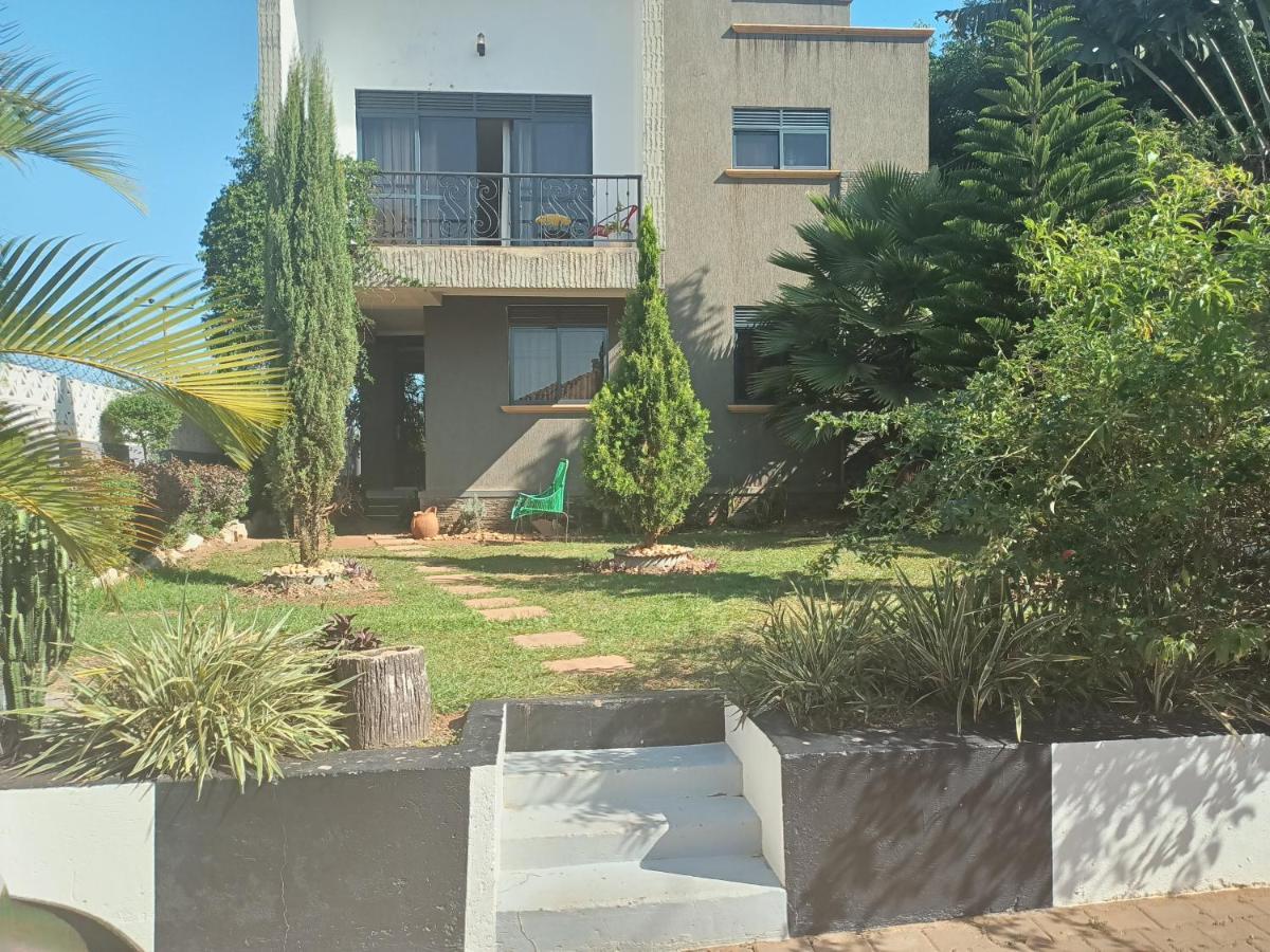 Jacuzzi City Home Kampala Ngoại thất bức ảnh