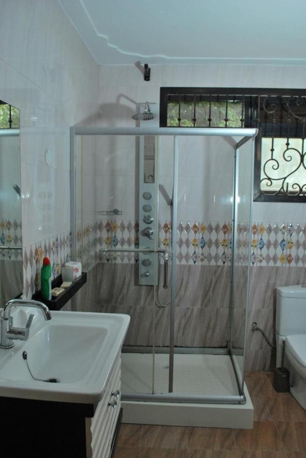 Jacuzzi City Home Kampala Ngoại thất bức ảnh