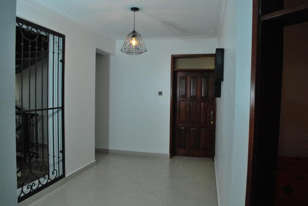 Jacuzzi City Home Kampala Ngoại thất bức ảnh