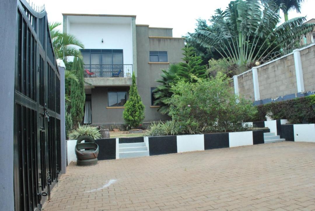 Jacuzzi City Home Kampala Ngoại thất bức ảnh