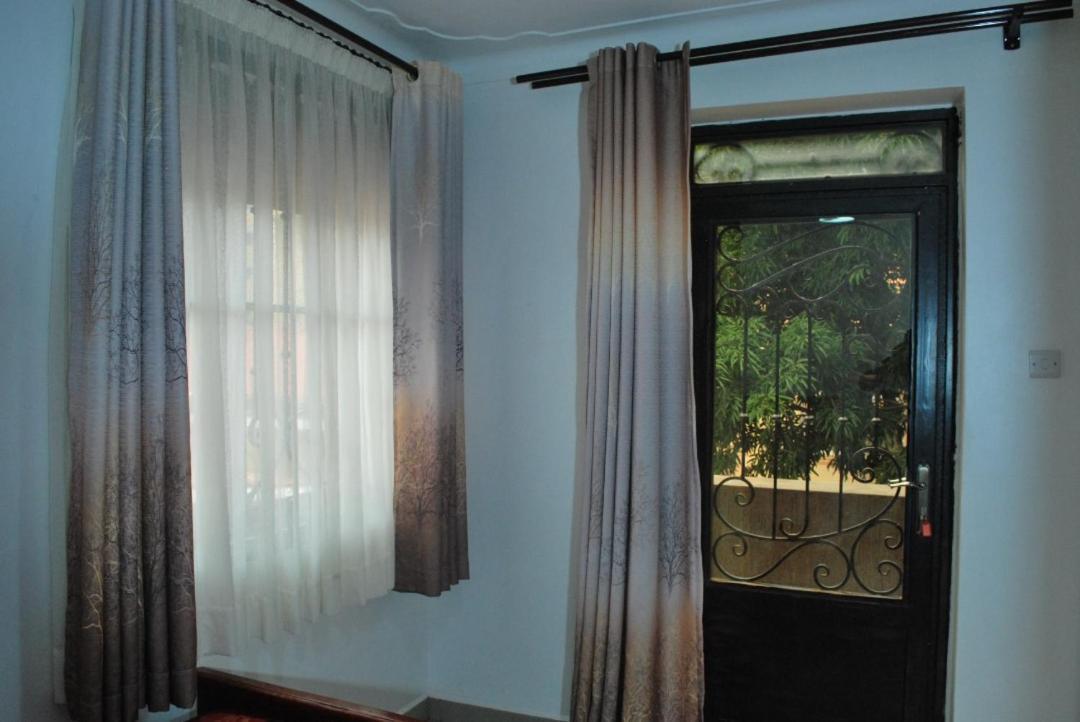 Jacuzzi City Home Kampala Ngoại thất bức ảnh