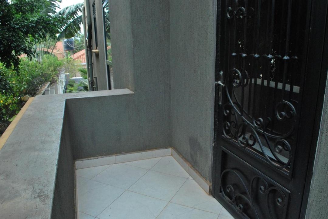 Jacuzzi City Home Kampala Ngoại thất bức ảnh