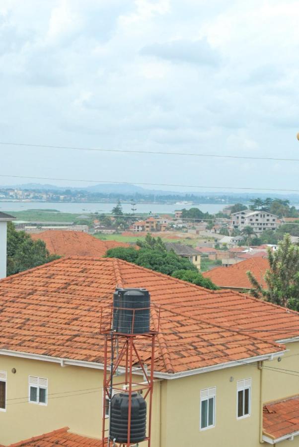 Jacuzzi City Home Kampala Ngoại thất bức ảnh