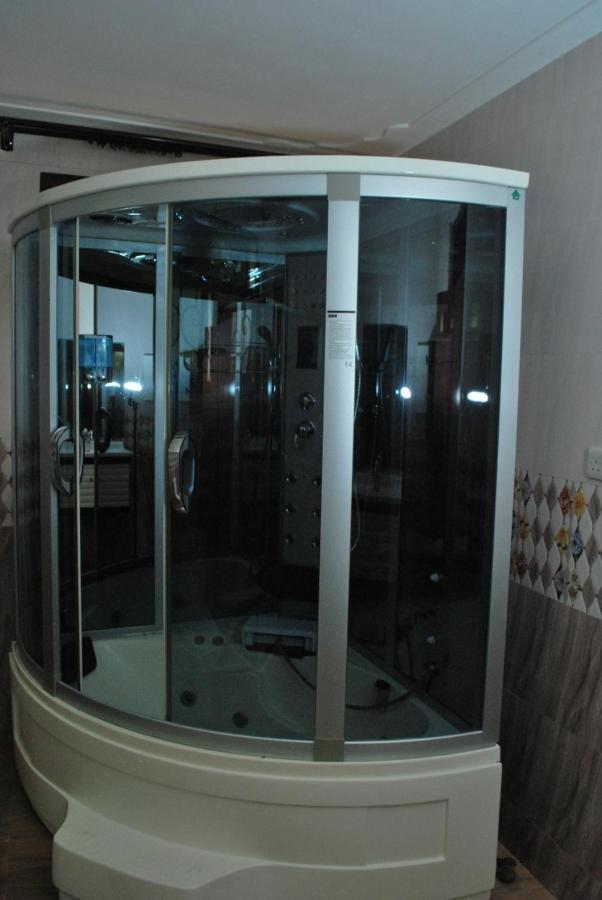 Jacuzzi City Home Kampala Ngoại thất bức ảnh