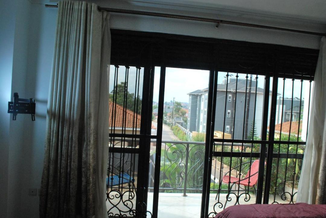 Jacuzzi City Home Kampala Ngoại thất bức ảnh