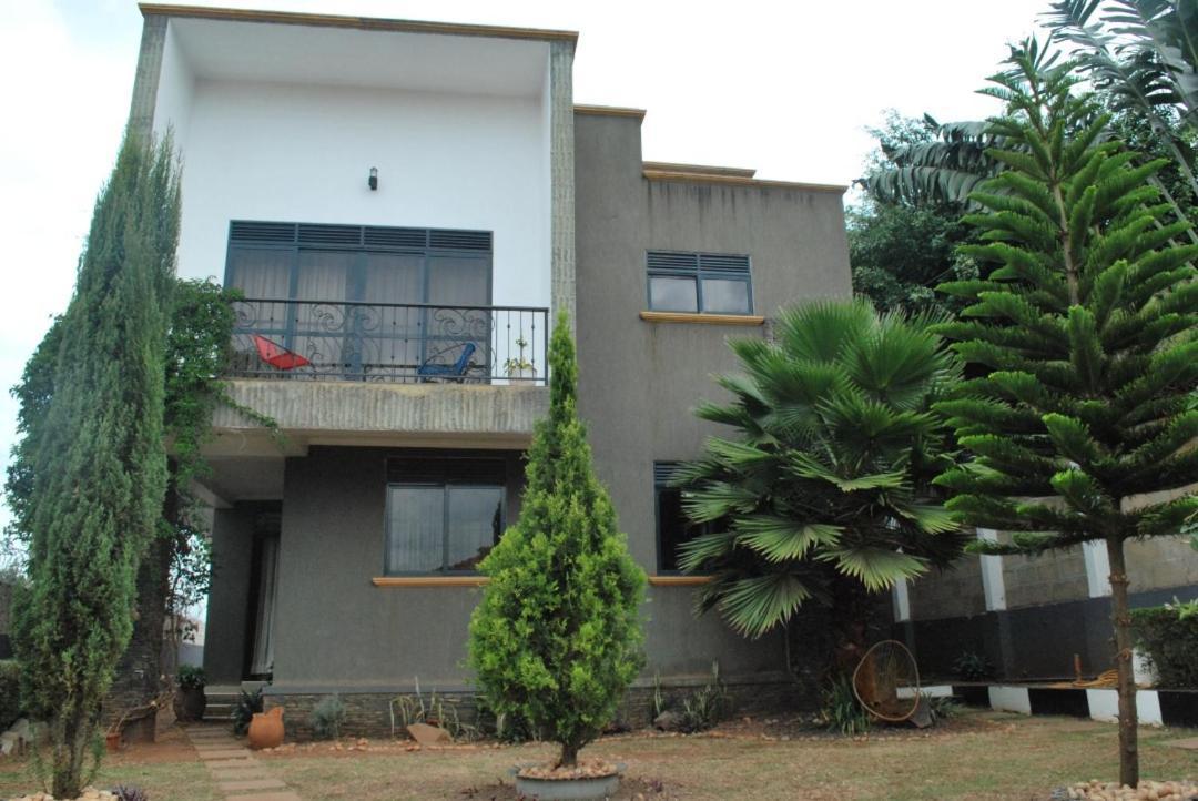 Jacuzzi City Home Kampala Ngoại thất bức ảnh